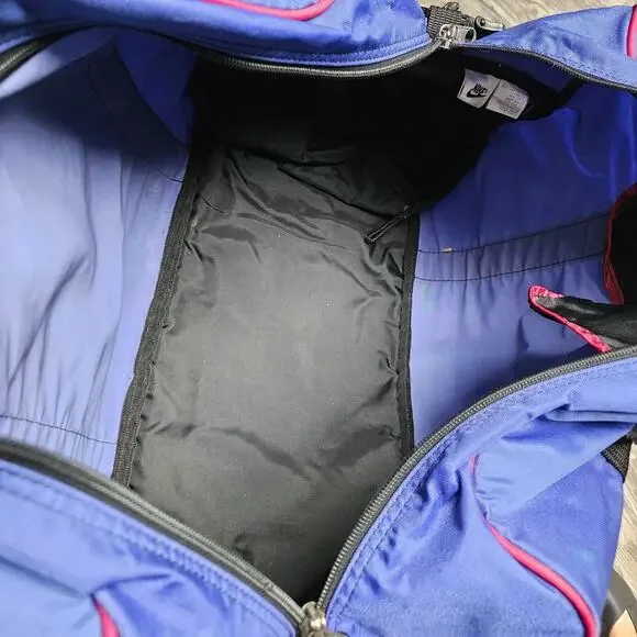 Nike Duffle Gym Bag Retro Vintage 90s Y2K Colorful Purple Pink Strap Zip - Picture 11 of 16